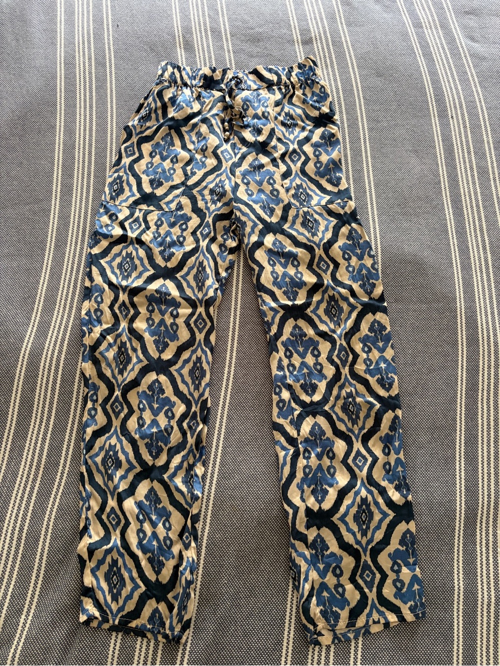 Zara Blue and Cream Ikat Print Pants